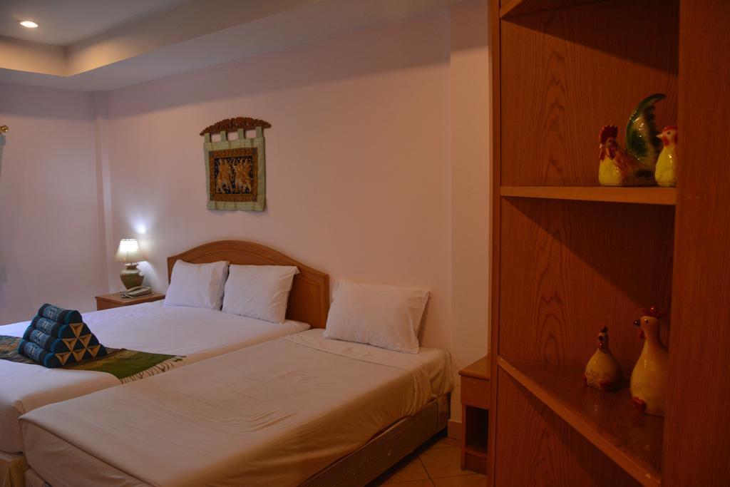 Seven Oaks Inn Джомтиен Бийч Стая снимка