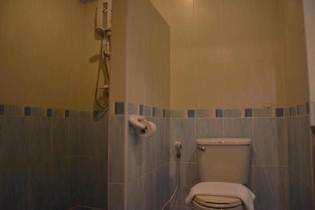 Seven Oaks Inn Джомтиен Бийч Стая снимка