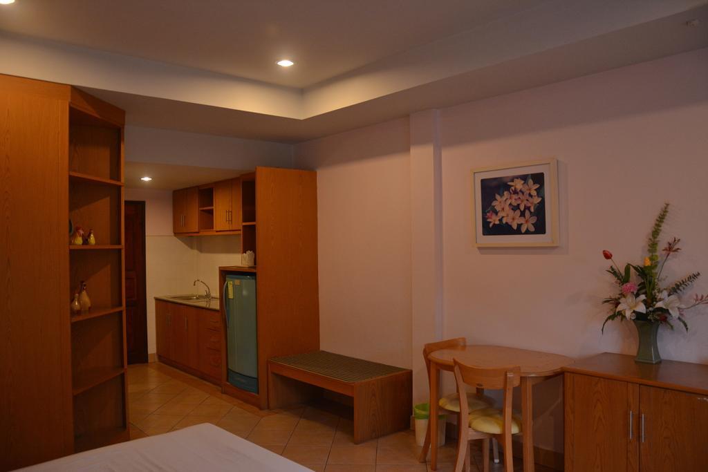 Seven Oaks Inn Джомтиен Бийч Стая снимка
