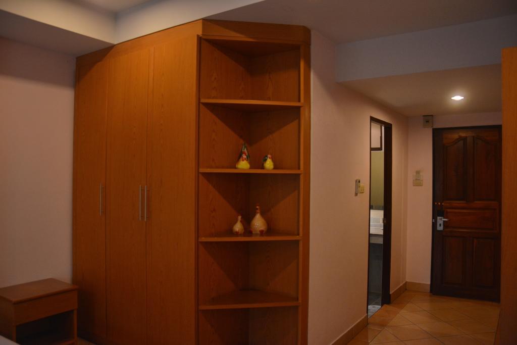 Seven Oaks Inn Джомтиен Бийч Стая снимка