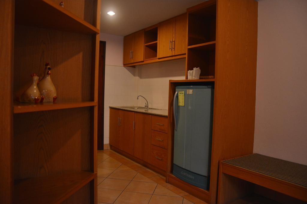 Seven Oaks Inn Джомтиен Бийч Стая снимка